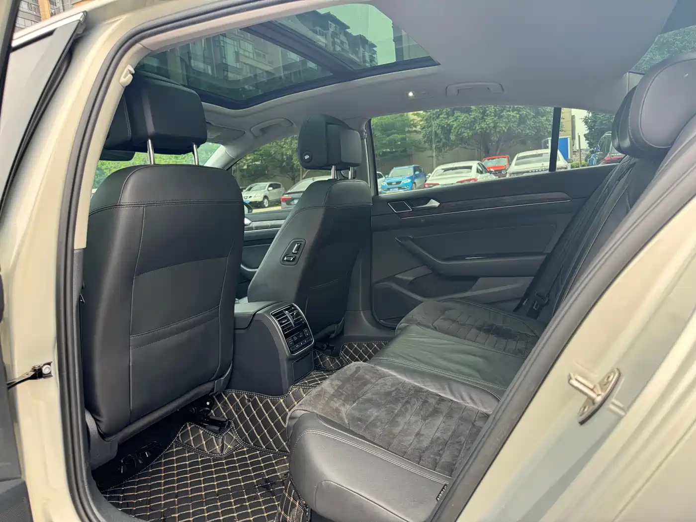 Volkswagen Magotan 2017 380TSI DSG Luxury фото 13