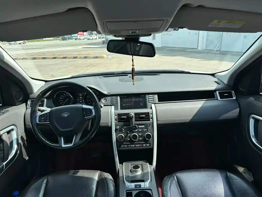 Land Rover Discovery Sport (Import) 2016 2015 2.0T SE