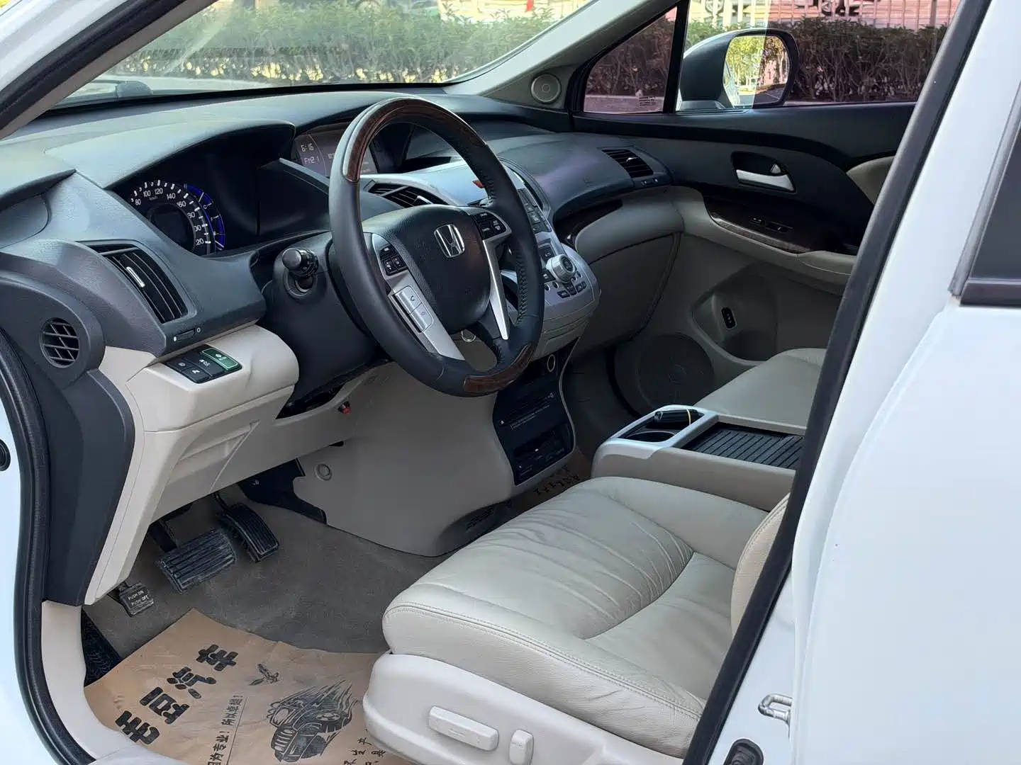 Фото 8 - Honda Odyssey