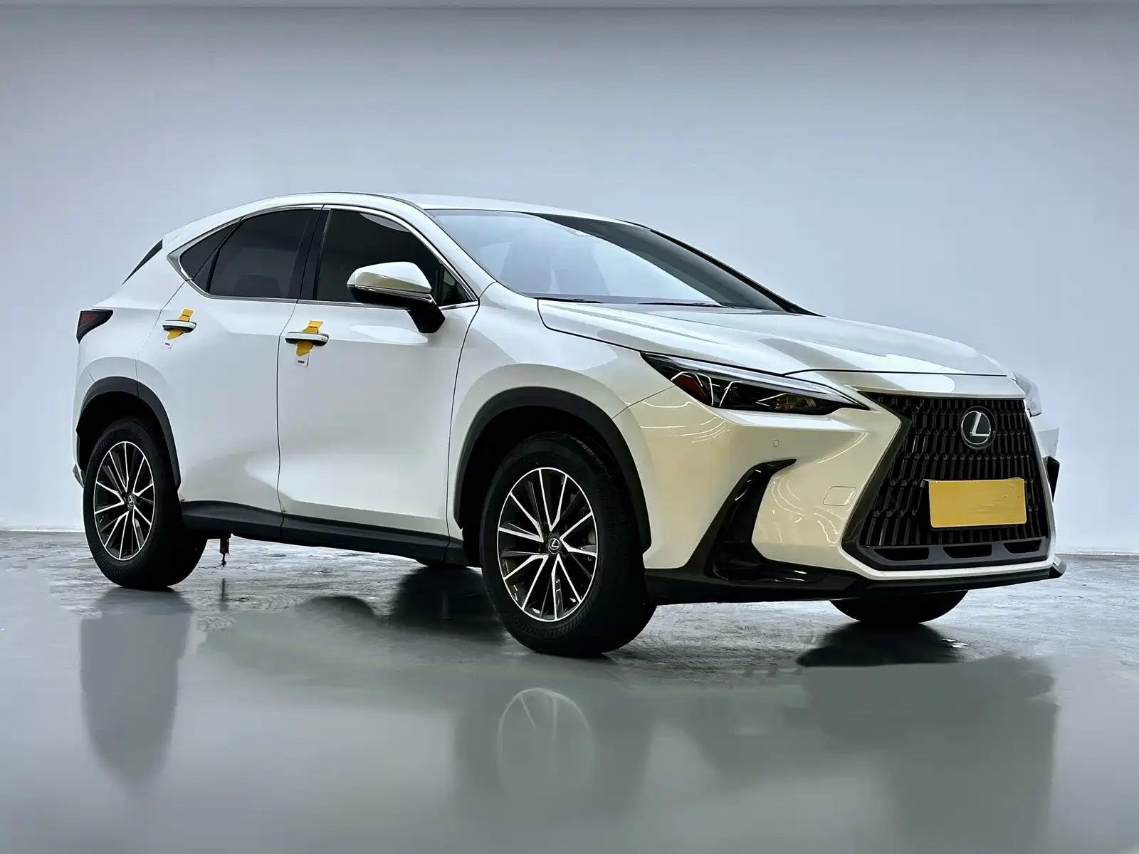 Фото 3 - Lexus NX