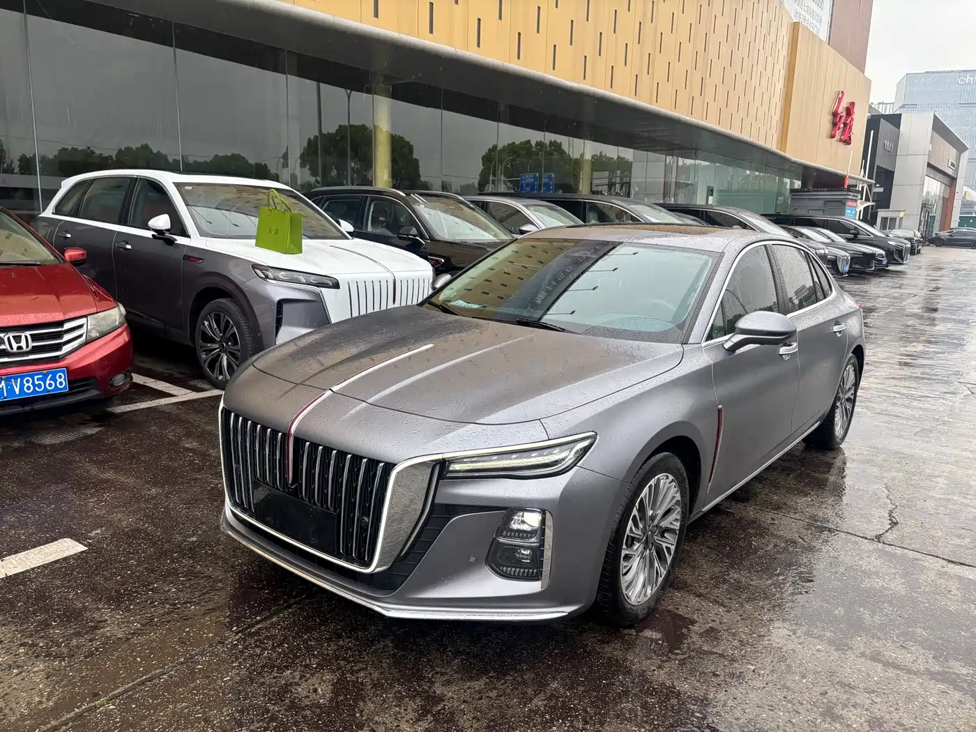 Hongqi H5 2023 2.0T Auto Smart Connect Flag Comfort