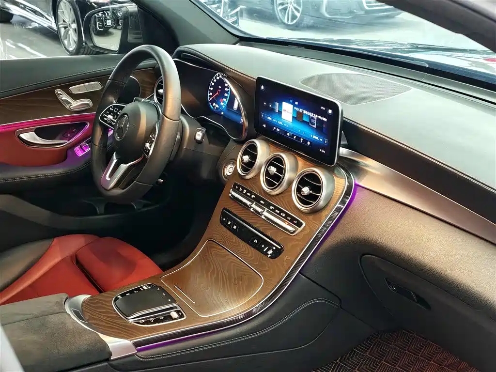 Mercedes-Benz GLC 2020 GLC 260 L 4MATIC Luxury фото 18