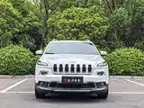 Фото 2 - Jeep Cherokee
