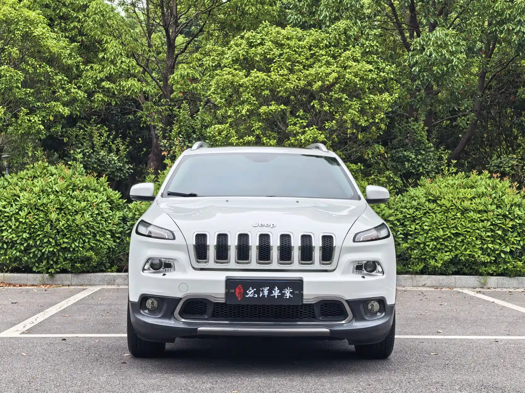 Фото 2 - Jeep Cherokee