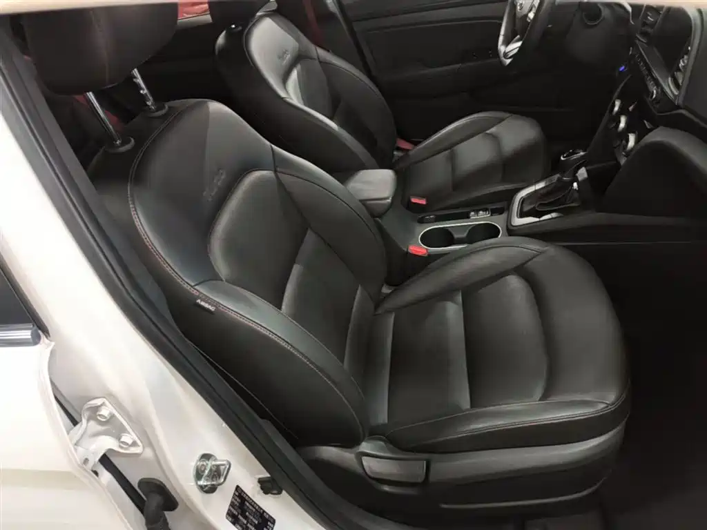 Hyundai Elantra 2020 1.4T DCT Dynamic·Vitality фото 25