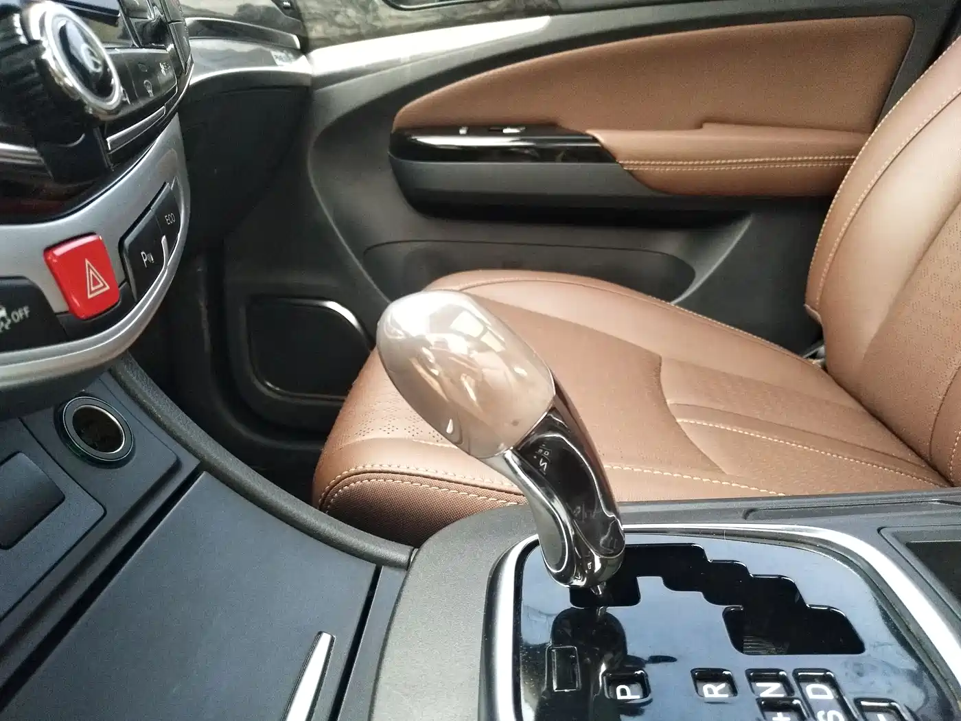 BYD S7 2016 2.0T Automatic Premium Model фото 8