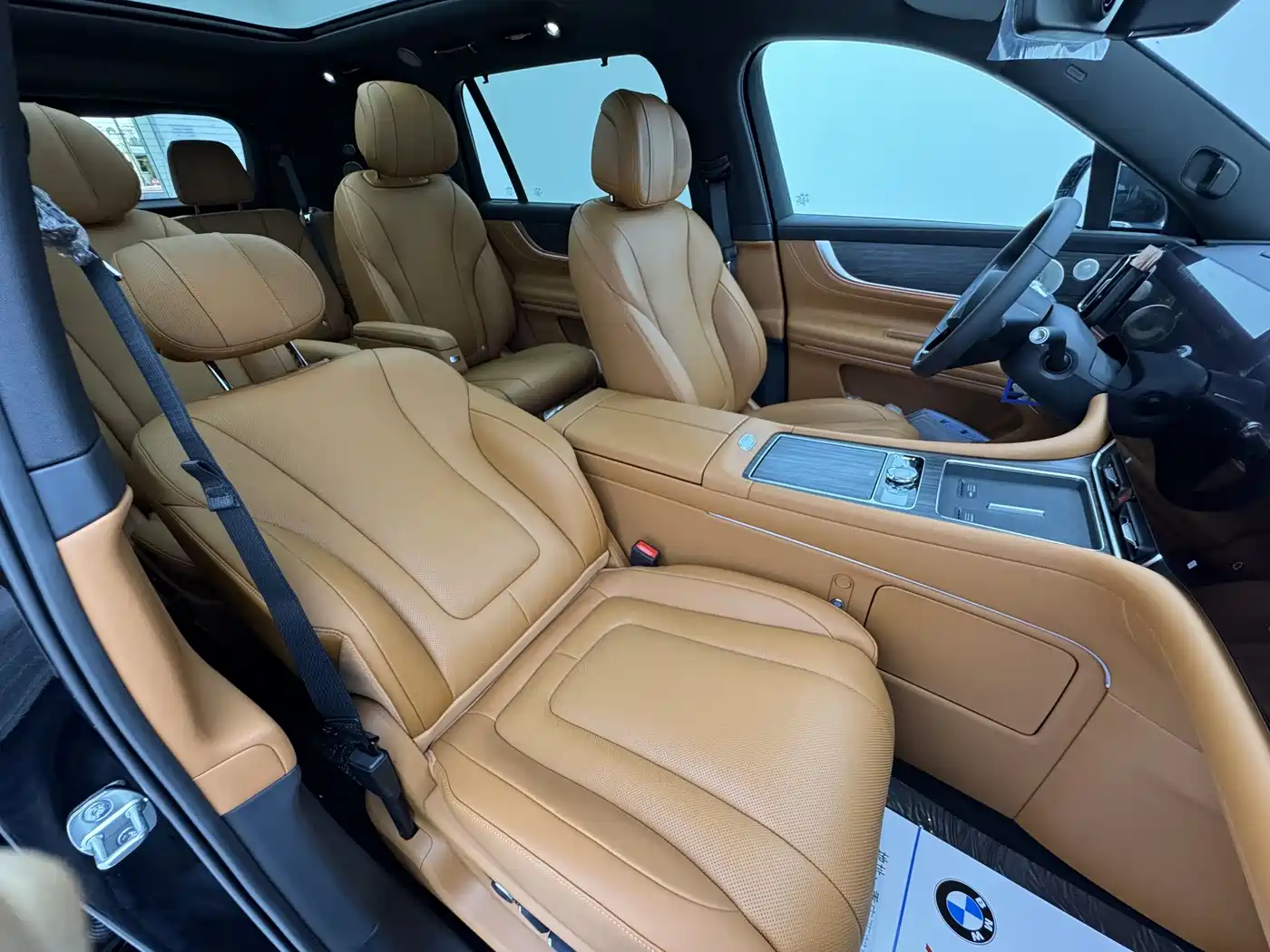 AITO Wenjie AITO M9 2024 Range Extender Max Edition 42kWh 6-seater фото 7