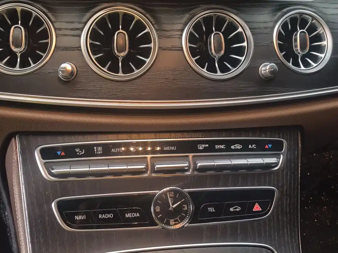 Mercedes-Benz E-Class 2020 Model E 260 L Sport фото 16