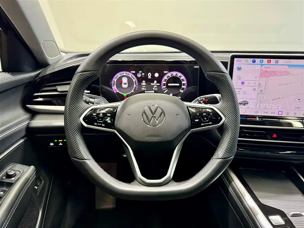 Volkswagen Passat 2025 Pro 380TSI Dragon Glory Edition фото 15
