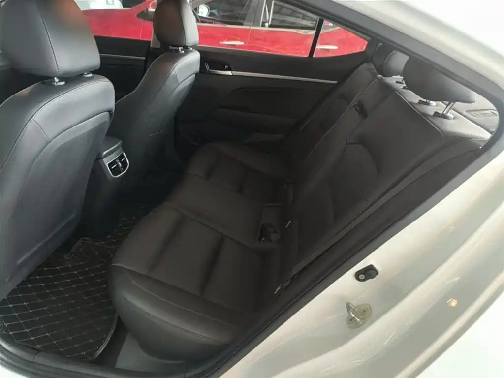 Hyundai Elantra 2019 1.5L CVT Smart Elite фото 17