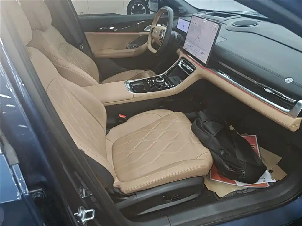 Geely Galaxy Galaxy A7 2025 EM-i фото 25