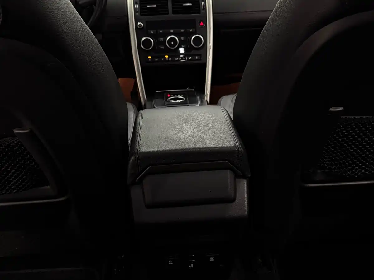 Land Rover Discovery Sport 2016 2.0T HSE фото 10