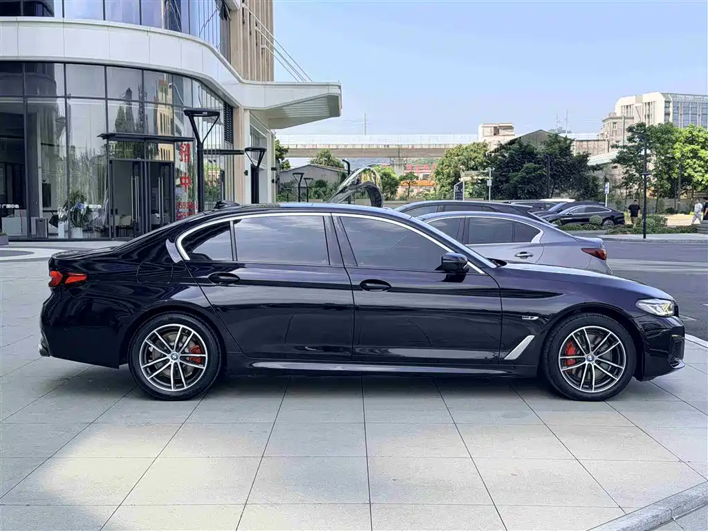 BMW 5 Series New Energy 2022 Facelift 535Le M Sport Package фото 23