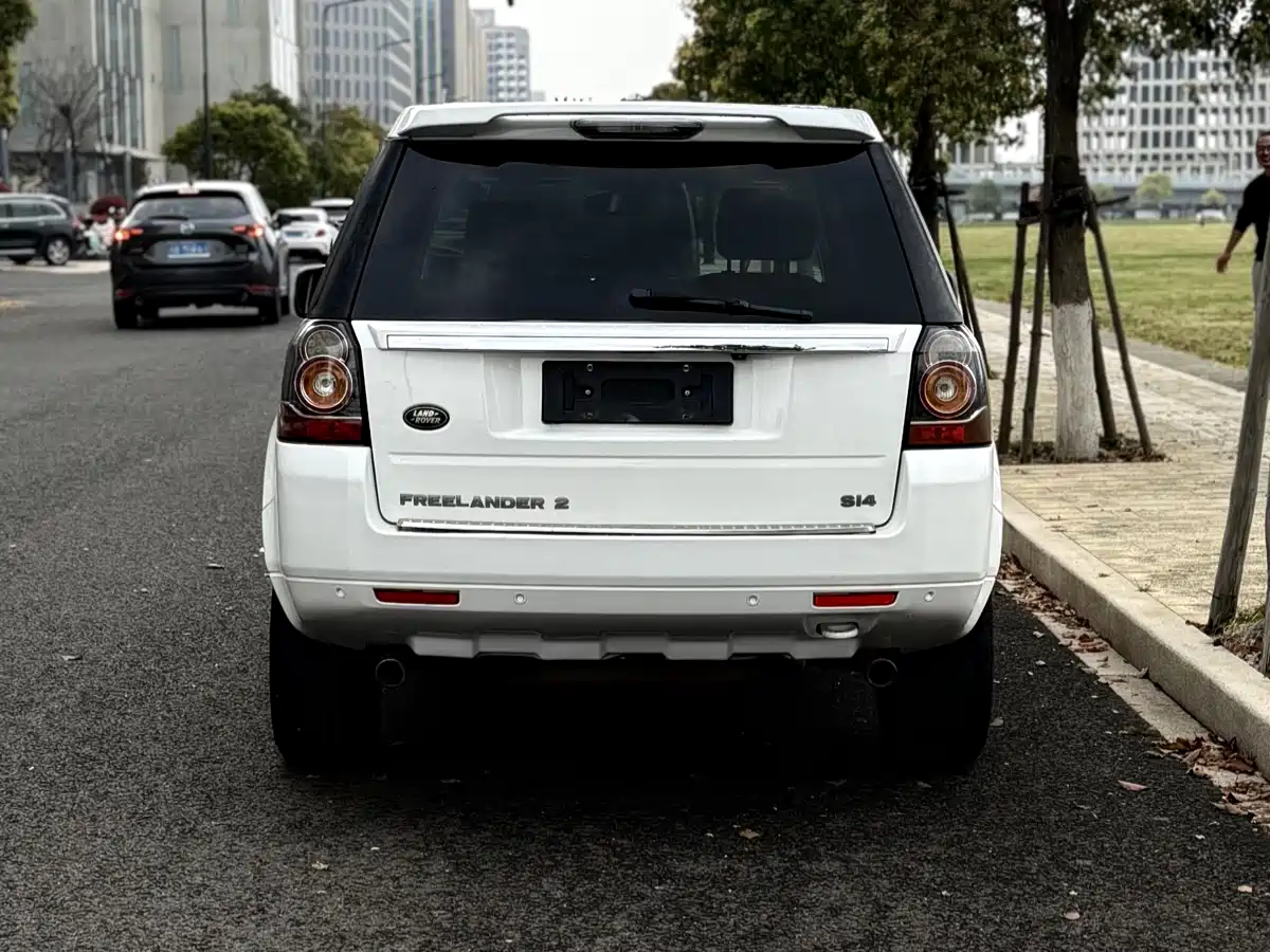 Land Rover Freelander 2 2014 2.0T Si4 SE Gasoline Edition фото 5