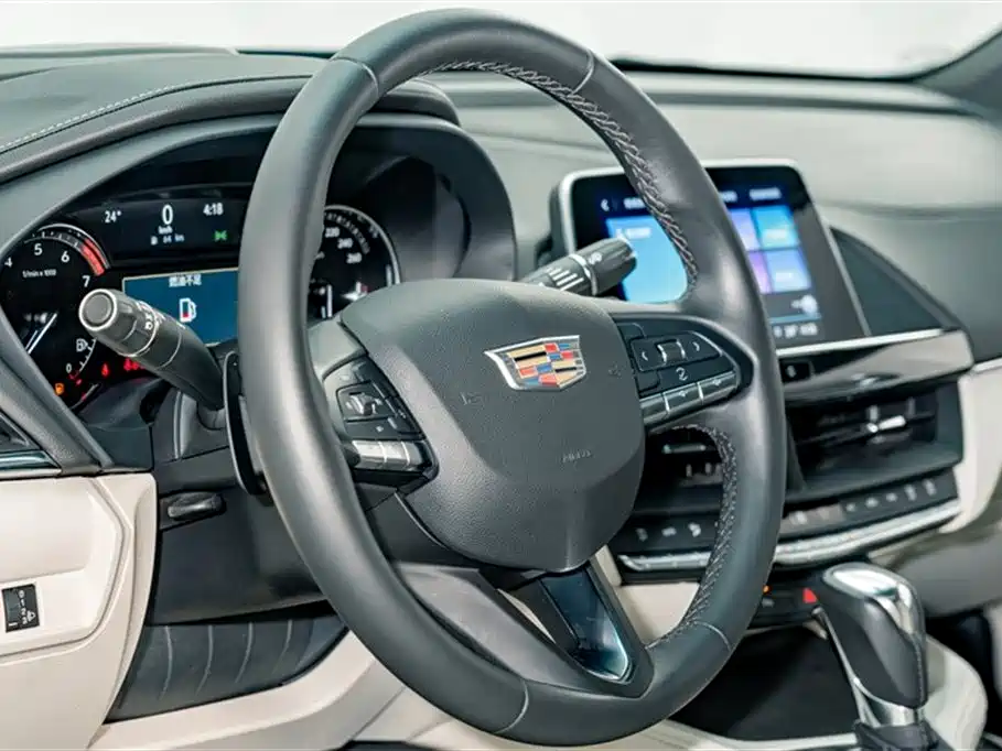 CADILLAC CT4