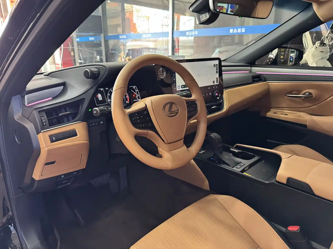 Lexus ES 2025 200 Ultimate Edition фото 12