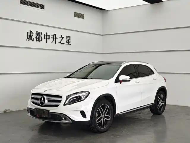 Mercedes-Benz GLA 2016 GLA 200 Fashion — фото 1