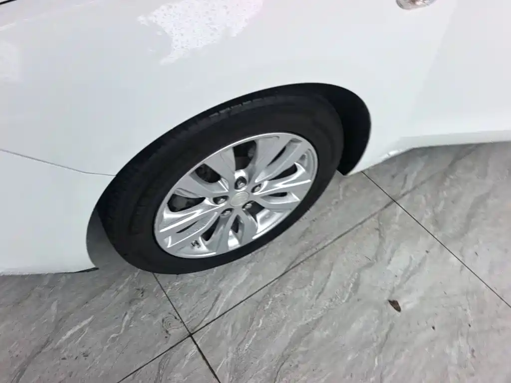 Фото 23 - Buick Excelle