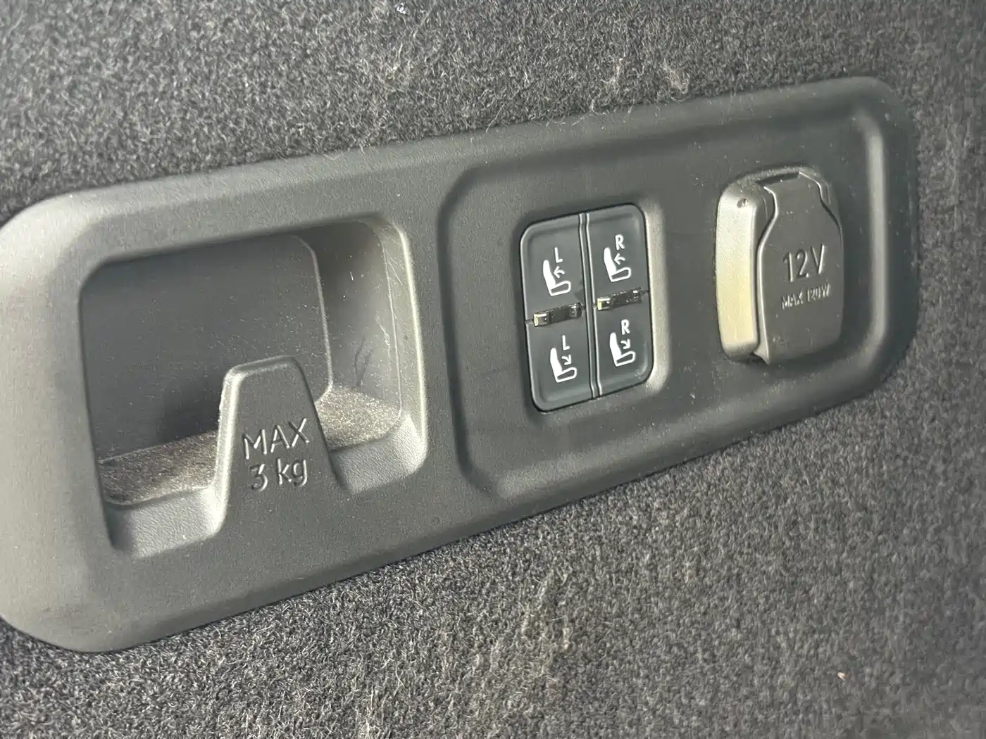 Lynk & Co 09 EM-P 2021 2.0T PHEV Ultra 6-seater фото 27