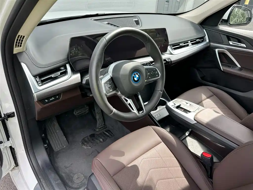 BMW iX1 2025 2025 eDrive25L M Sport Package