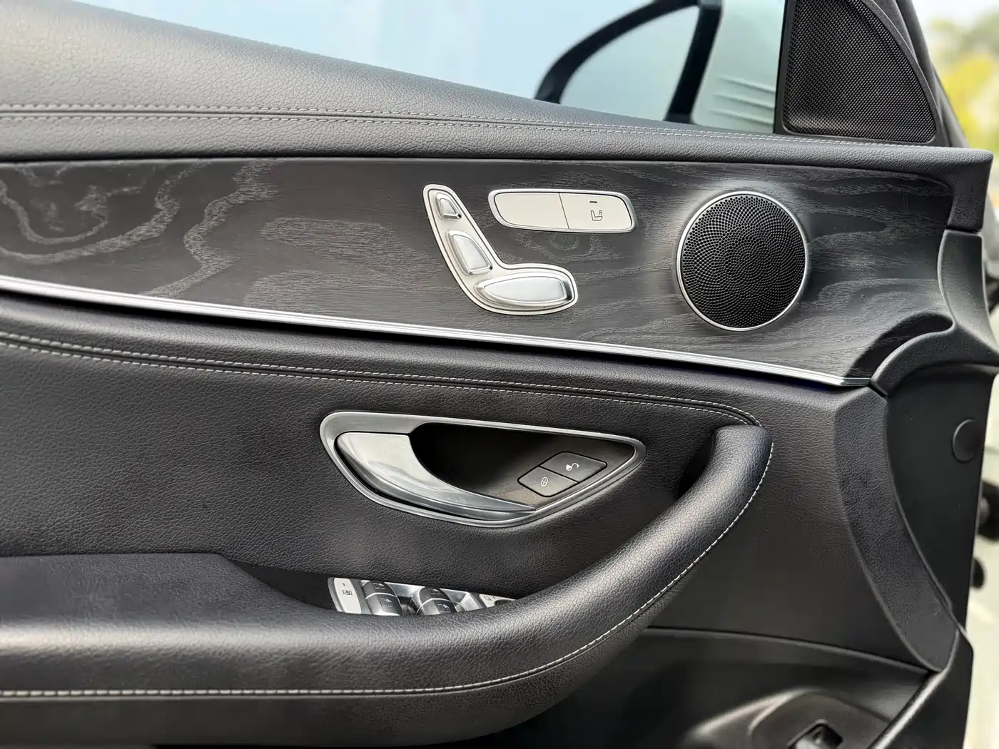 Mercedes-Benz E-Class 2016 E 200 L Sport Type фото 18