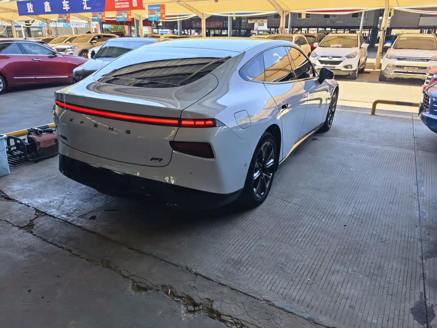Фото 10 - XPeng P7