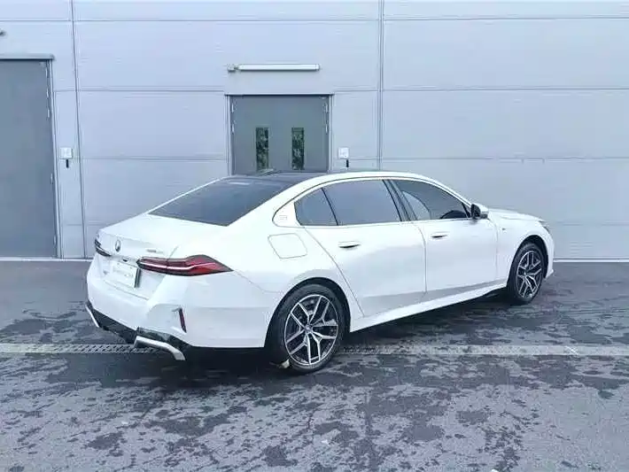 BMW i5 2026 2024 eDrive 35L Premium Model M Sport Package