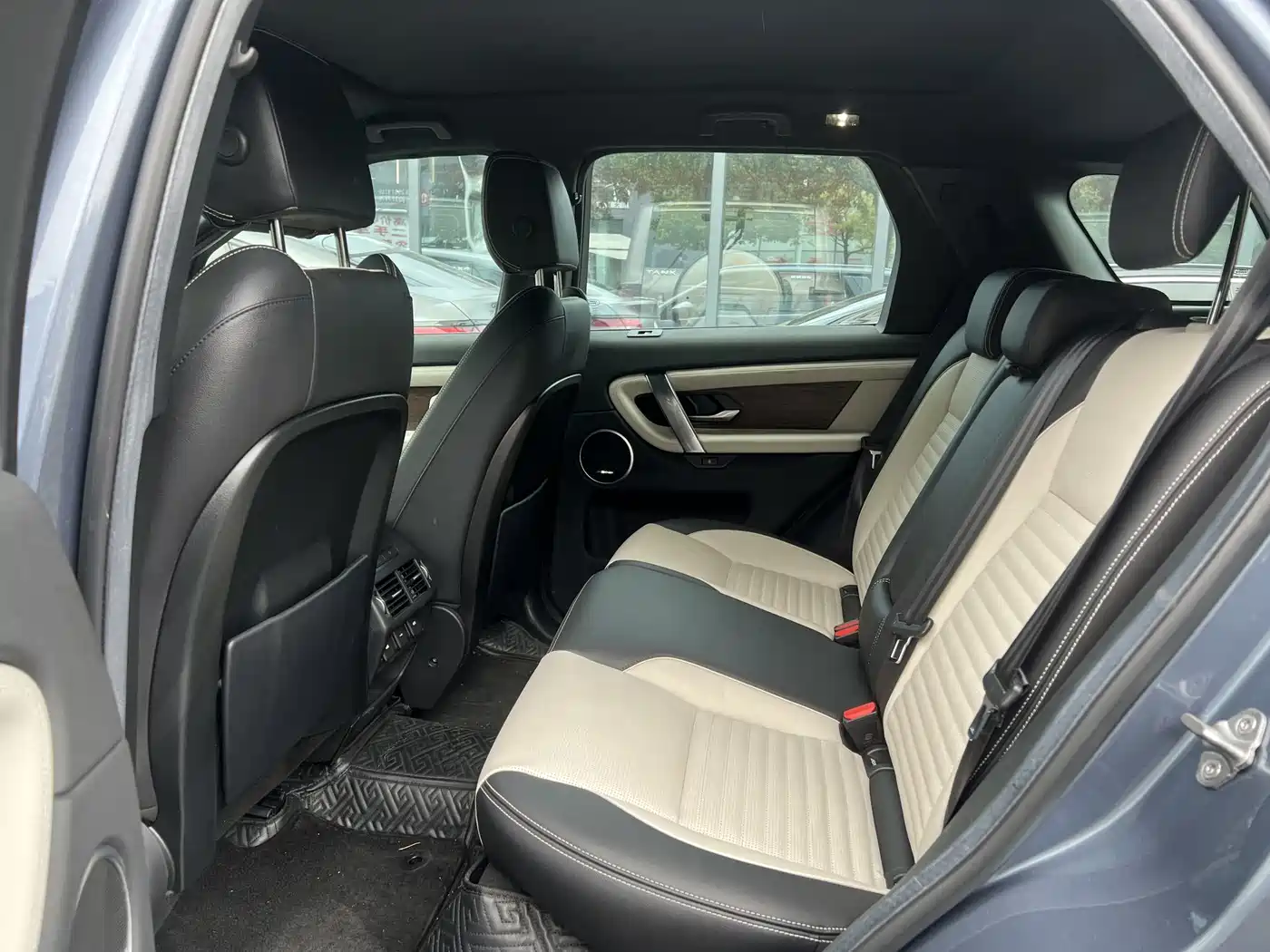 Land Rover Discovery Sport 2022 Model Facelift 249PS R-Dynamic S Performance Edition 5-seater фото 6