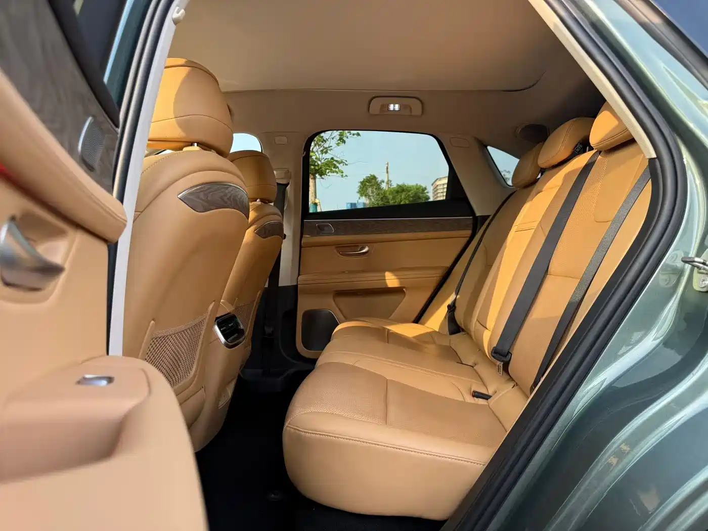AITO Wenjie AITO M5 2022 Extended Range AWD Performance Edition фото 9