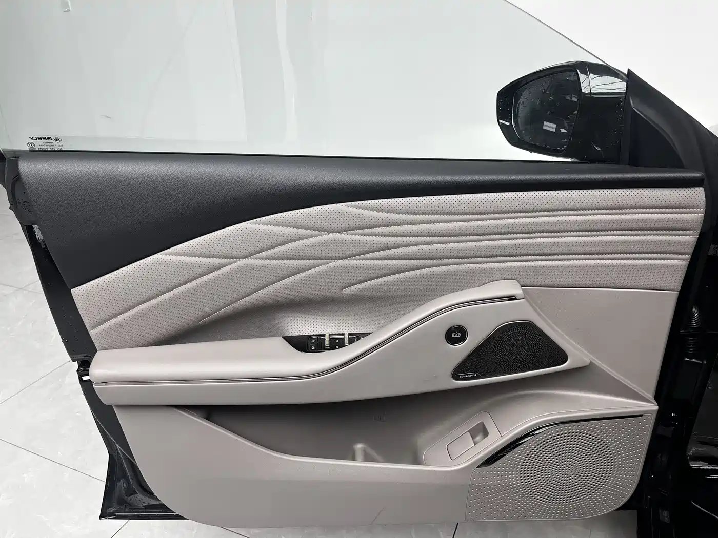 Geely Galaxy Galaxy Xingyao 8 2025 130km EM-P Starship Edition фото 16