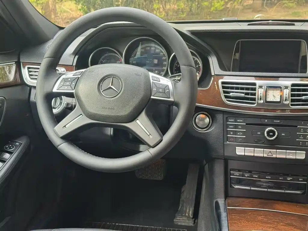 Mercedes-Benz E-Class 2015 Facelift E 200 L фото 7