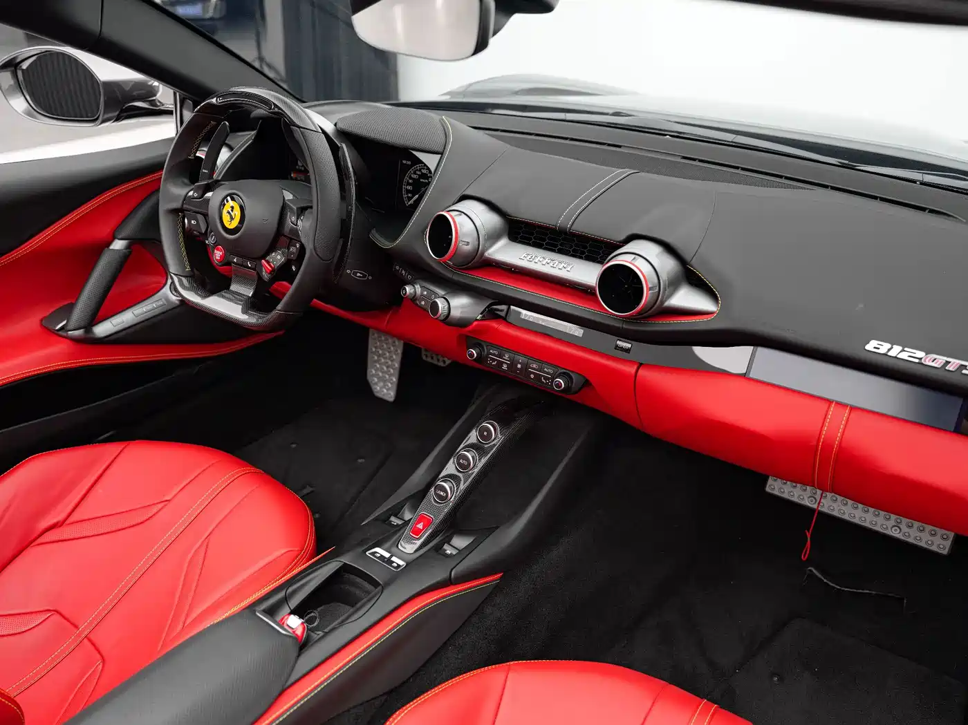 Ferrari 812 2021 2020 6.5L GTS