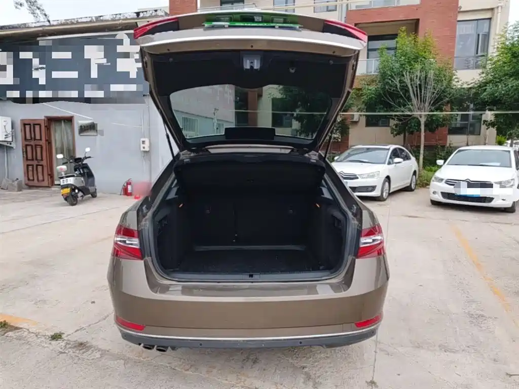 Škoda Superb 2016 TSI330 DSG Smart Edition фото 19