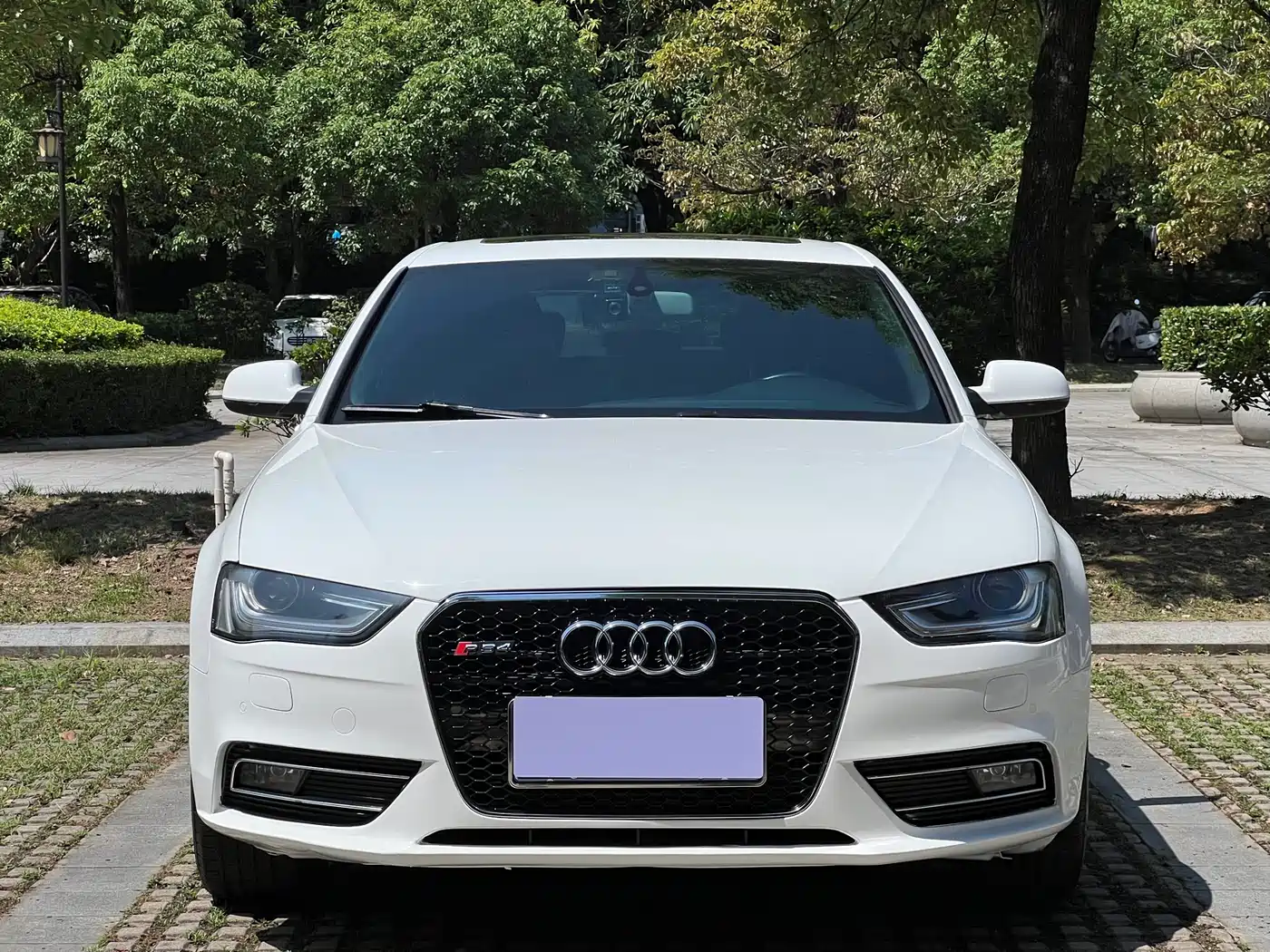 Audi A4L 2013 35 TFSI Automatic Comfort фото 2