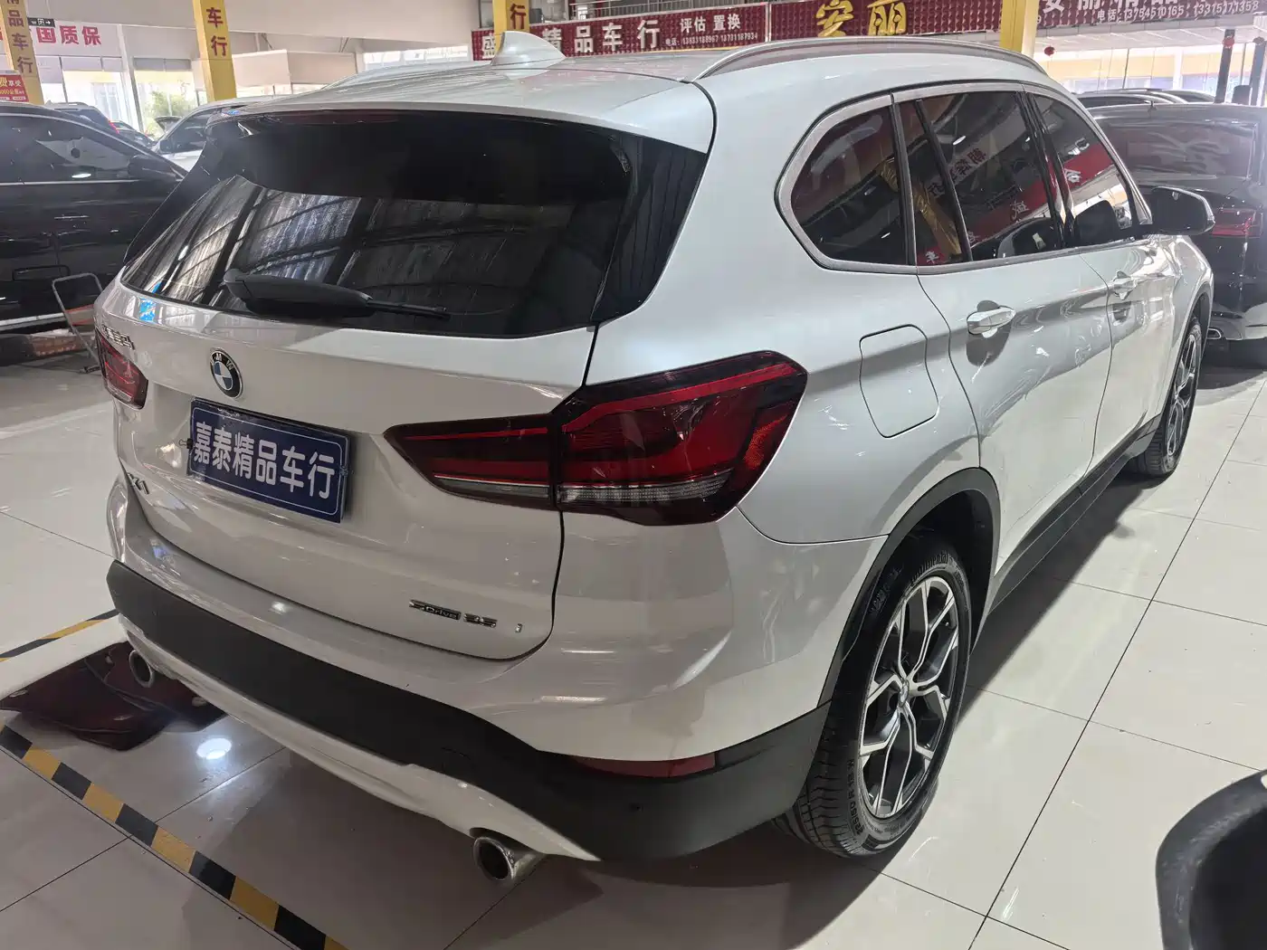 BMW X1 2022 sDrive25Li Leading фото 4
