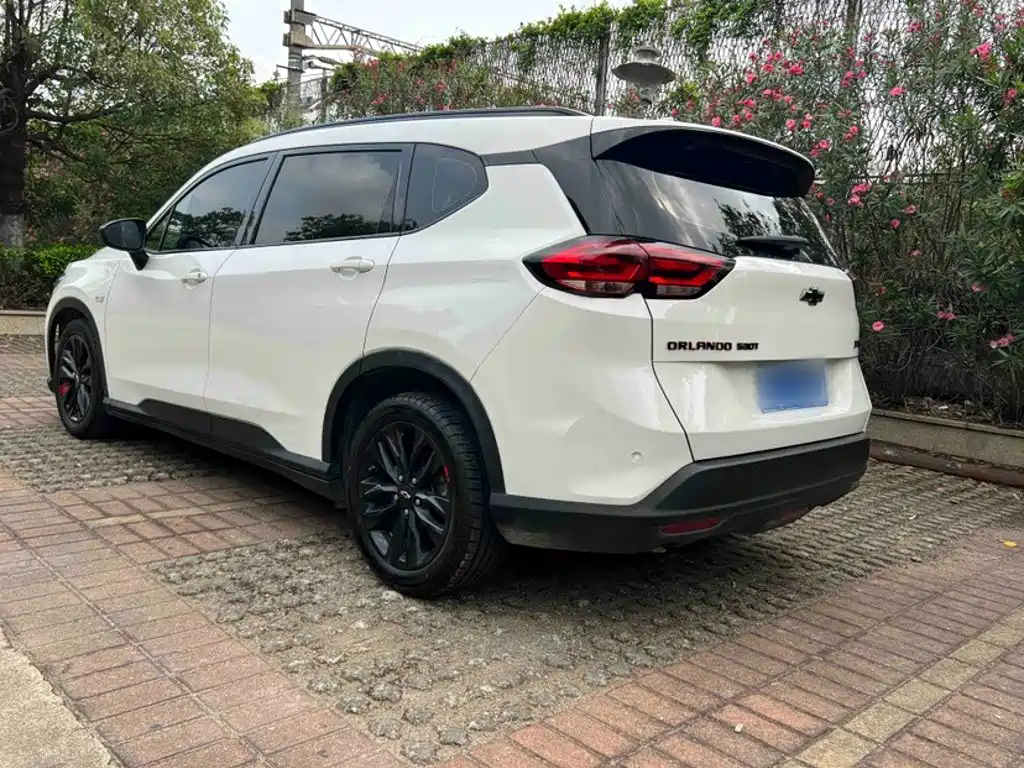 Chevrolet Volando 2023 2020 Mild Hybrid Redline 530T Automatic Premium Edition (5+2 seater)