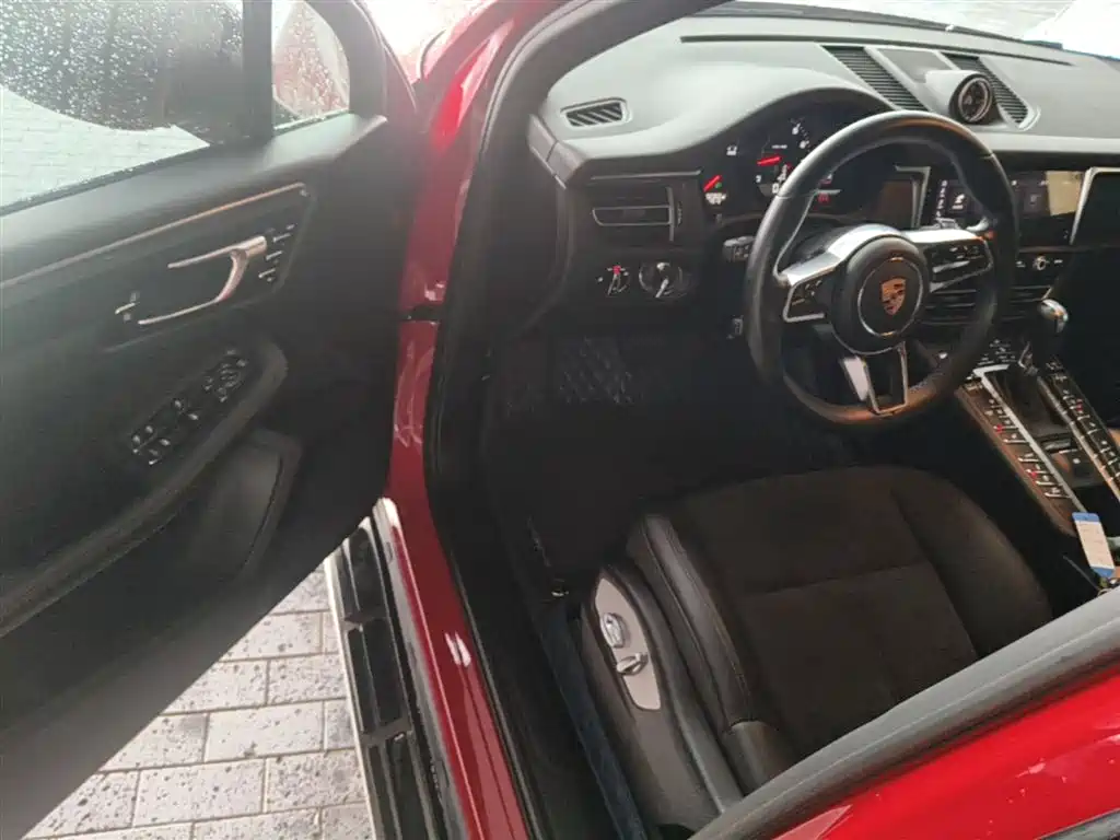 Porsche Macan 2018 Macan 2.0T фото 23