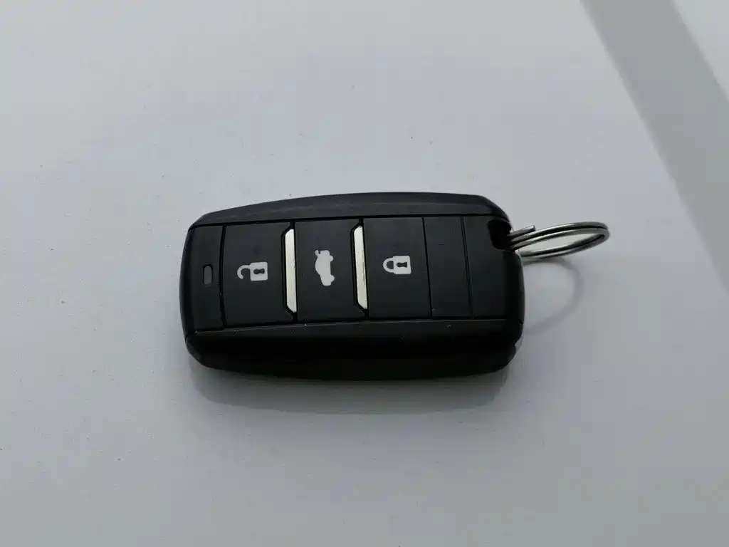 Фото 19 - Changan CS75