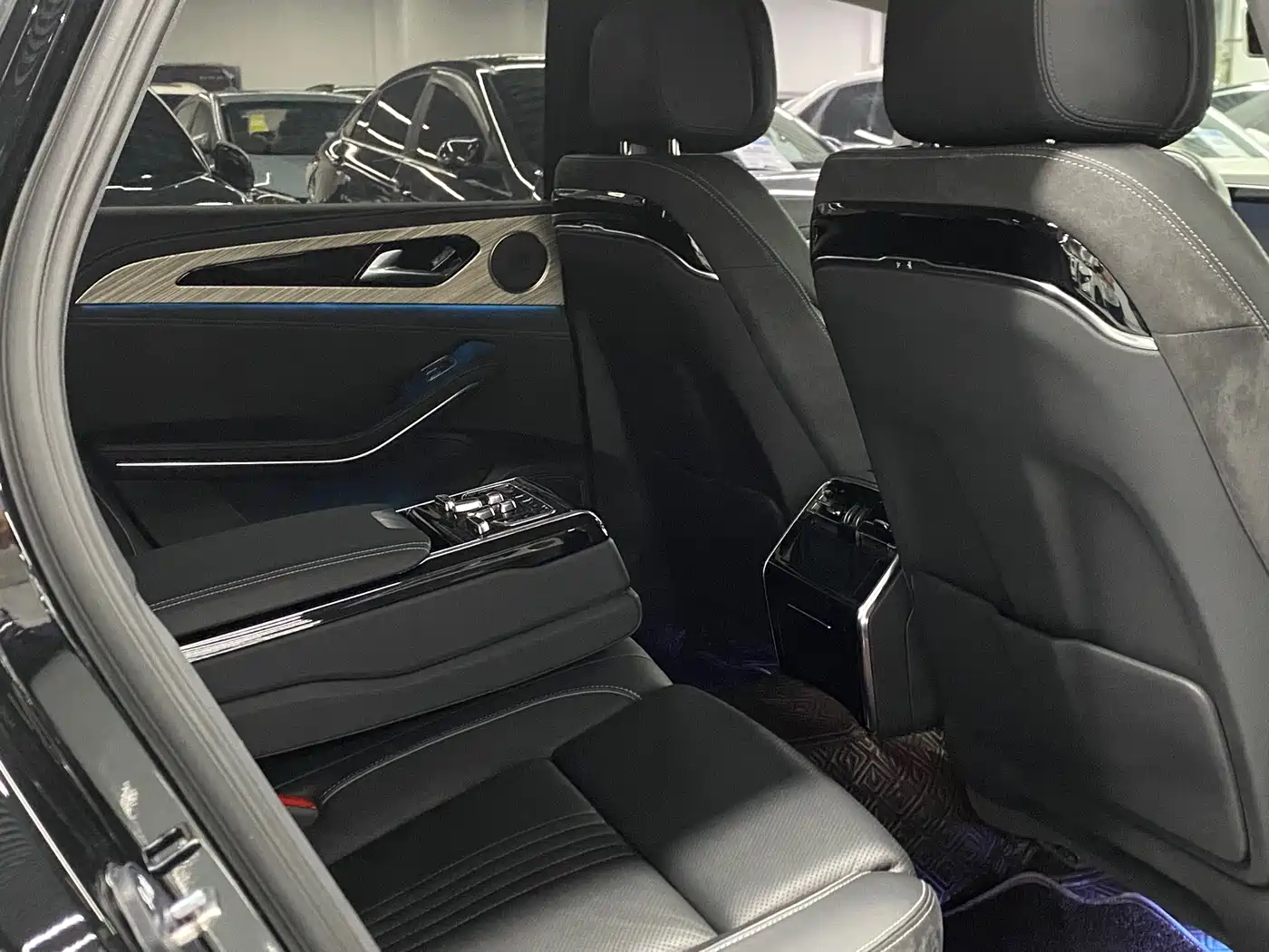 Hongqi H9 2021 2020 2.0T Smart Connection Qi Chang Edition