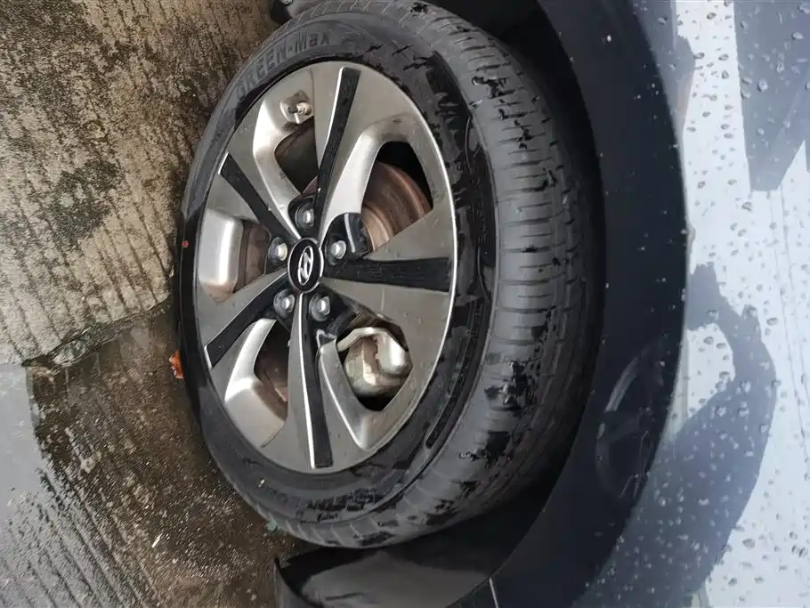 Hyundai Fista 2019 240TGDi Sport Edition China VI фото 6