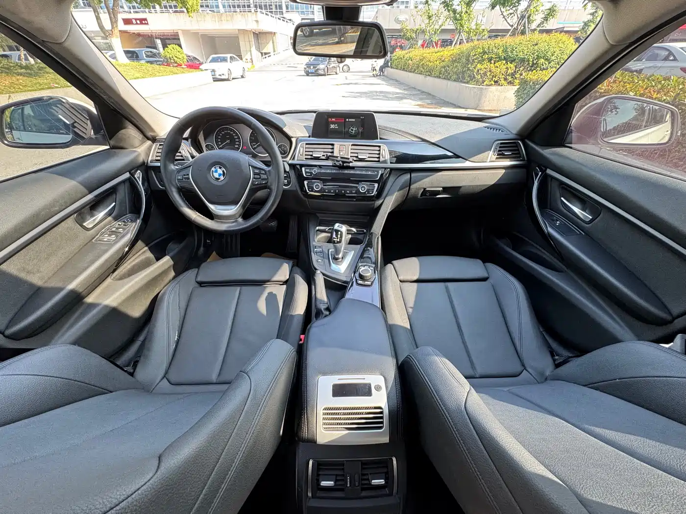 BMW 3 Series 2017 318i Fashion фото 6
