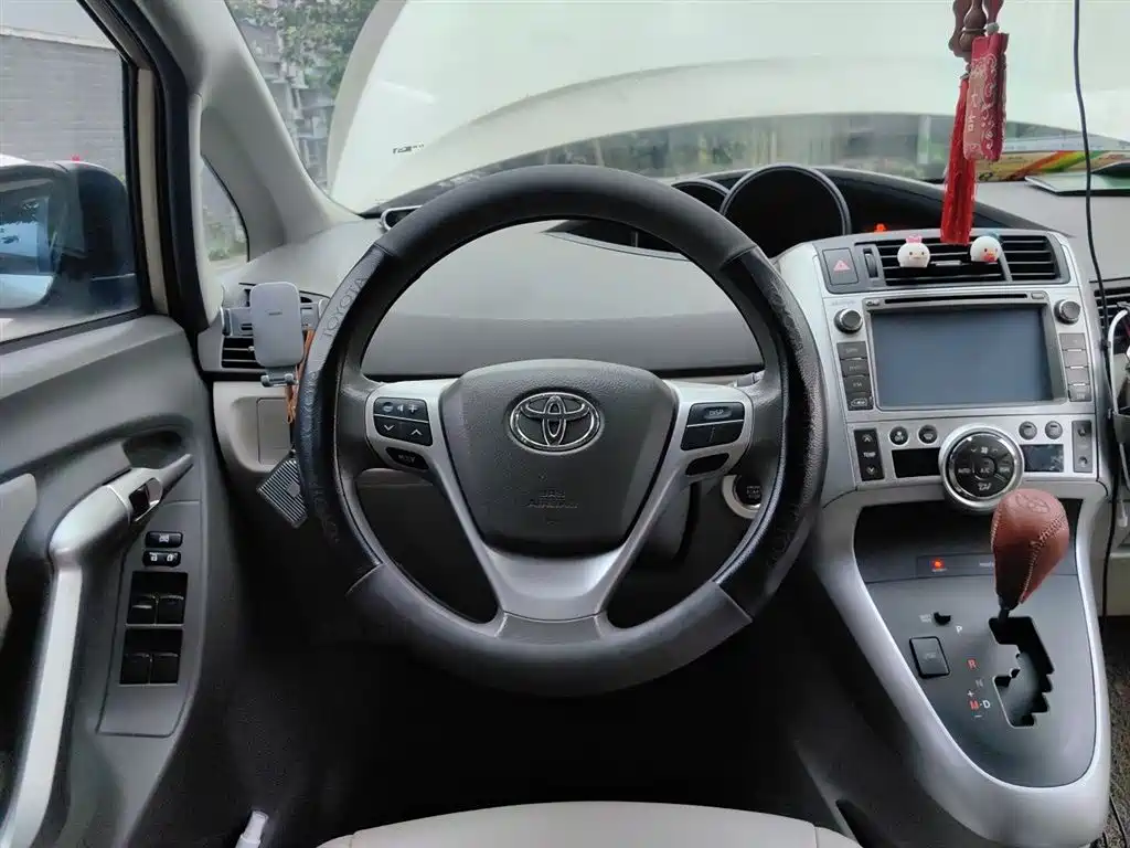 Toyota E'Z 2014 Starlight 180G CVT Luxury Multi-function Edition фото 3