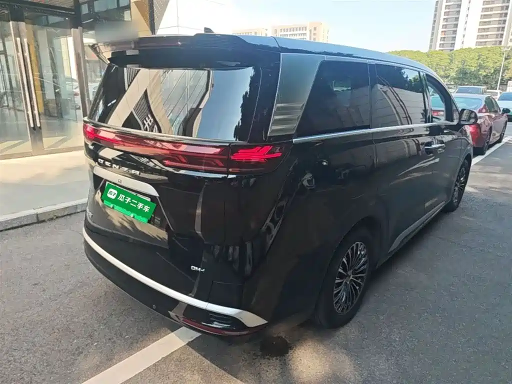 Denza D9 2022 DM-i 1040 Premium фото 7