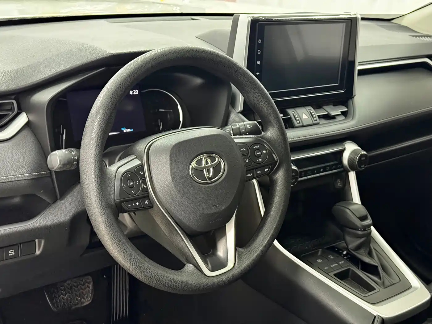 Toyota RAV4 Rongfang 2020 2.0L CVT 2WD Trend Edition фото 4