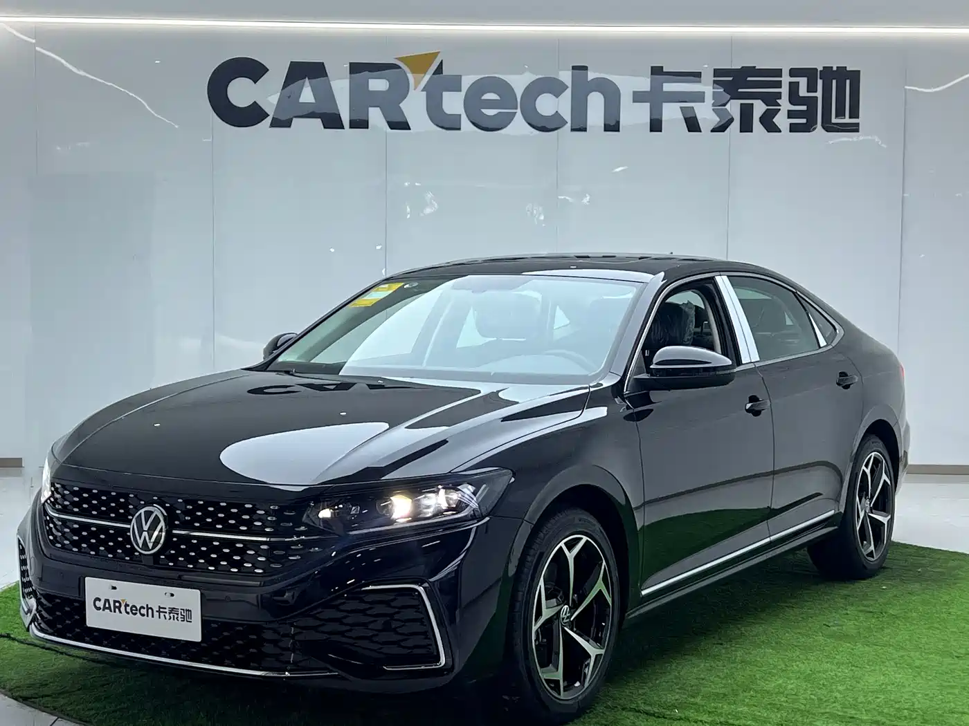 Volkswagen Passat 2026 Outstanding Edition 330TSI Elite Version