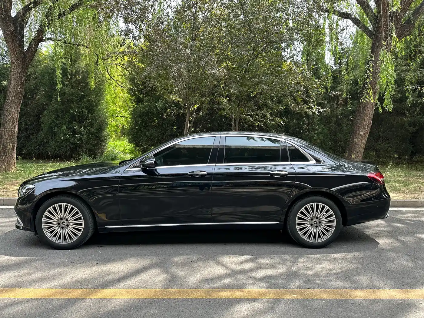 Mercedes-Benz E-Class 2023 E 300 L Fashion фото 8