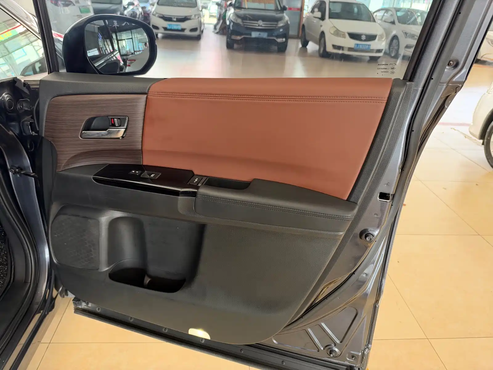 Photo 19 - Honda Odyssey