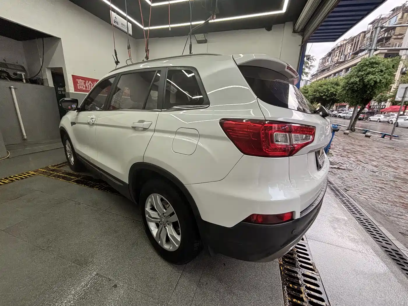 Фото 6 - Changan CS75