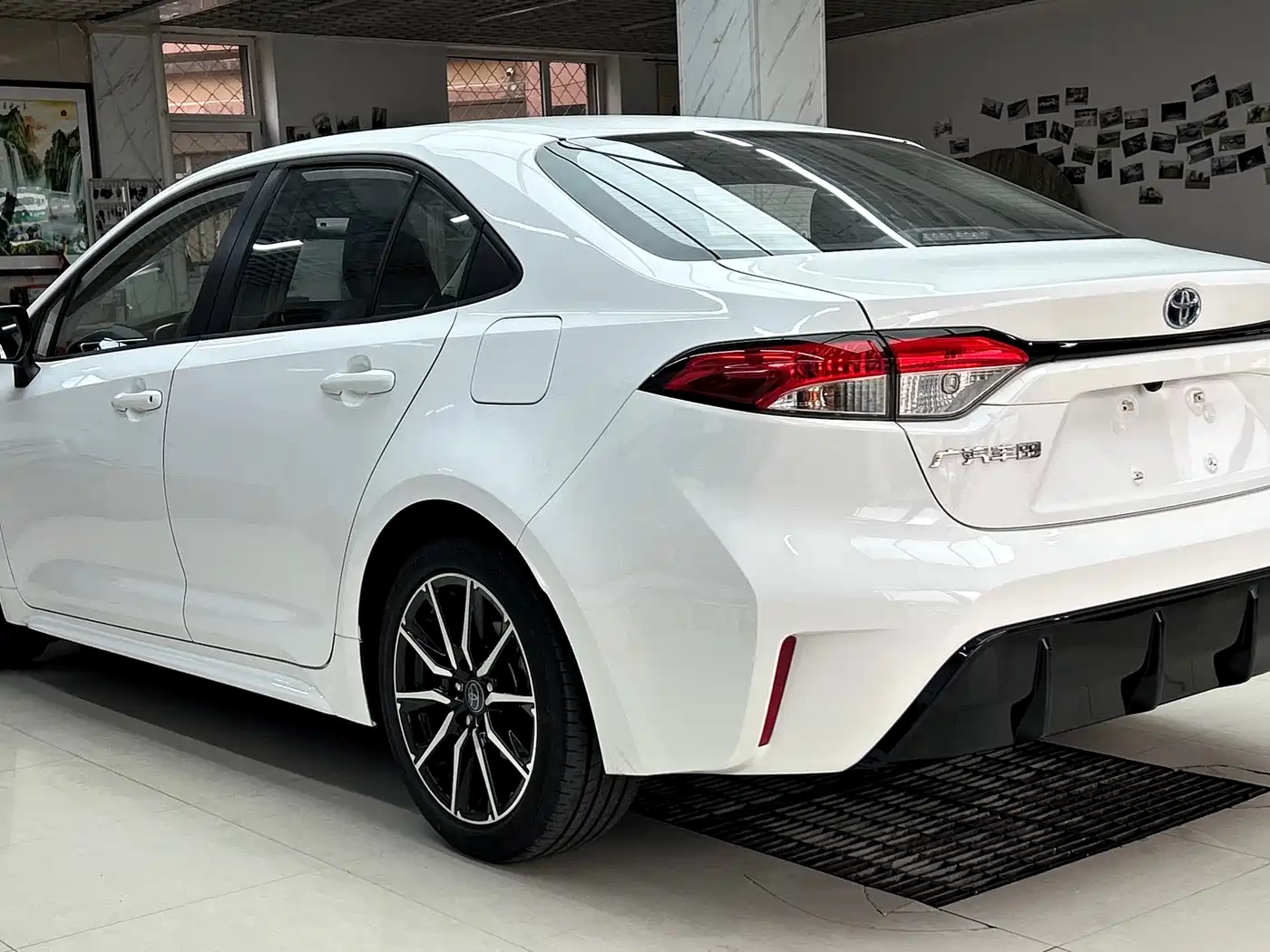 Toyota Levin 2023 Smart Hybrid 1.8L Sport Edition фото 6
