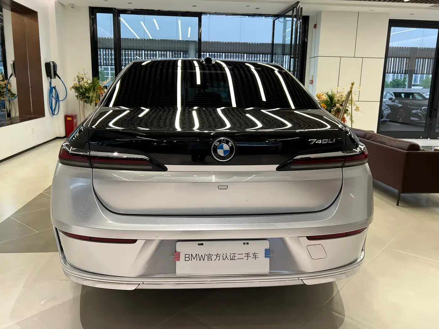 BMW 7 Series 2023 Model 740Li Leading Luxury Package фото 3